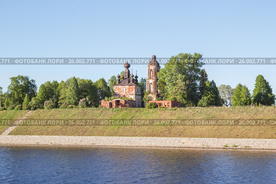 Церковь Спаса Преображения в деревне Городок Рыбинского района Ярославской области (2013 год). Стоковое фото, фотограф Дмитрий Тищенко / Фотобанк Лори