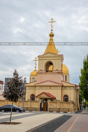 Церковь Святого Михаила Архангела в городе Грозном. Чеченская Республика, Россия (2021 год). Редакционное фото, фотограф Анна Карасева / Фотобанк Лори
