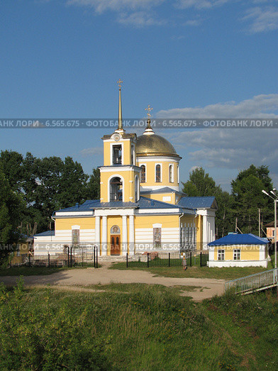Церковь Успения Пресвятой Богородицы в Зубцове, Тверская область (2011 год). Стоковое фото, фотограф lana1501 / Фотобанк Лори