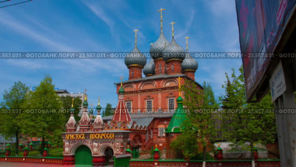 Церковь Воскресенья на Дебре (она же "Знаменский женский монастырь"), Кострома, таймлапс. Стоковое видео, видеограф Алексей Луковников / Фотобанк Лори