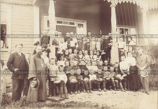 Церковно-приходская школа, 1913 год, групповой снимок. Стоковое фото, фотограф Марина Грибок / Фотобанк Лори