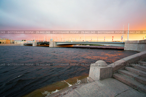 Tuchkov bridge on a summer evening at sunset. Saint-Petersburg. (2018 год). Стоковое фото, фотограф Алексей Маринченко / Фотобанк Лори