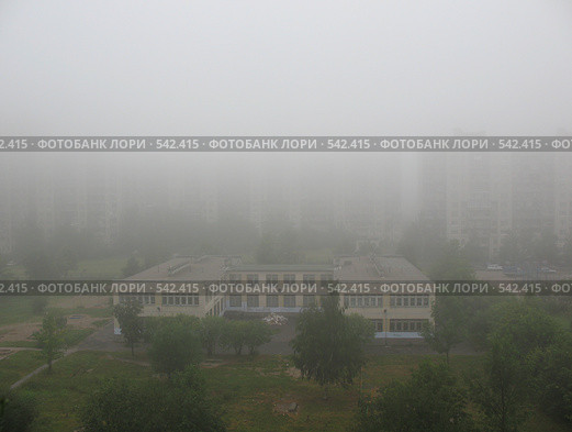 Туман в городе. Стоковое фото, фотограф Заноза-Ру / Фотобанк Лори