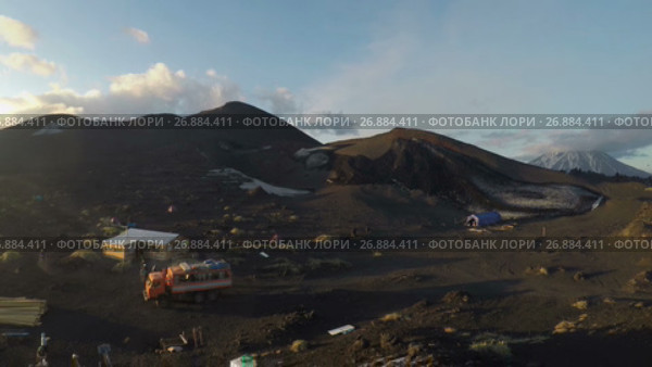 Туристический лагерь у подножия вулкана Толбачик на Камчатке (time lapse) Стоковое видео, видеограф А. А. Пирагис / Фотобанк Лори