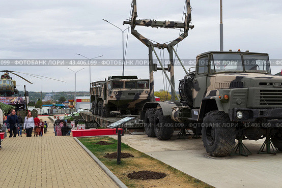 Тяжёлый механизированный мост ТММ-3 для строительства переправ через реки и овраги, военная инженерная техника. Каменск-Шахтинский, Ростовская область, Россия (2020 год). Редакционное фото, фотограф Андрей Цыганков / Фотобанк Лори