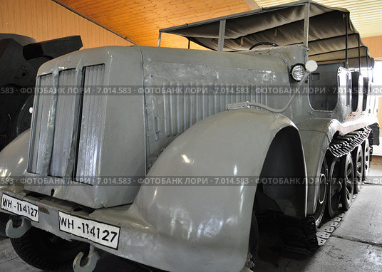 Тяжёлый полугусеничный тягач 12t Typ DBs 10. 1932. Германия. Экспонат музея бронетанковой техники в Кубинке. Подмосковье (2014 год). Редакционное фото, фотограф Владимир Кошарев / Фотобанк Лори