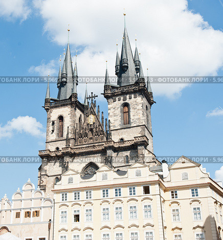 Тынский храм (Храм Девы Марии перед Тыном). (Kostel Panny Marie pred Tynem - Tynsky chram). Прага. Чехия (2014 год). Стоковое фото, фотограф E. O. / Фотобанк Лори