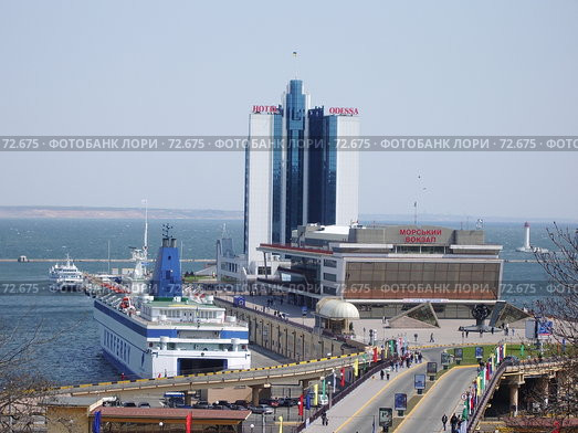 Украина, Одесса, Морской вокзал (2005 год). Редакционное фото, фотограф Галина  Горбунова / Фотобанк Лори