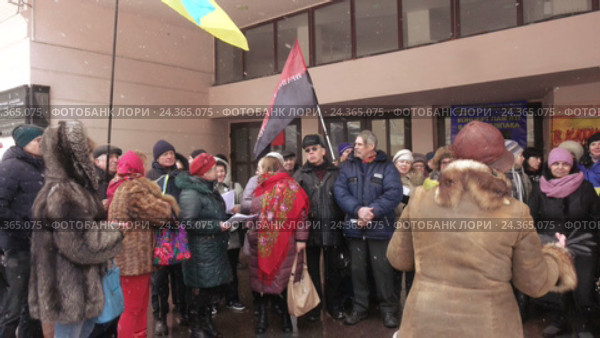 Украинский патриотический флэш-моб, песня (2016 год). Редакционное видео, видеограф Потийко Сергей / Фотобанк Лори