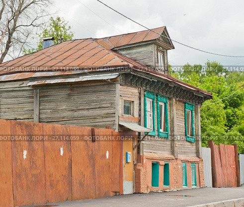 Улица Сеченова, 7. Нижний Новгород. Россия (тональная коррекция) (2017 год). Редакционное фото, фотограф E. O. / Фотобанк Лори