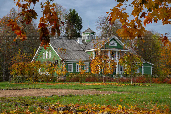 Усадьба Петровское, Пушкинские Горы. Псковская область. Редакционное фото, фотограф Анна Карасева / Фотобанк Лори
