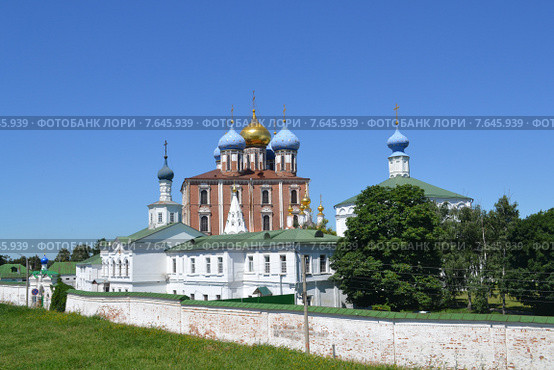 Успенский Собор, Кремль, Рязань (2015 год). Редакционное фото, фотограф Виктор Бартенев / Фотобанк Лори