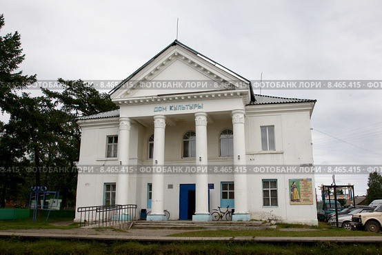 Усть-Цильма, Республика Коми, здание Дома культуры (2015 год). Стоковое фото, фотограф Елена Боброва / Фотобанк Лори