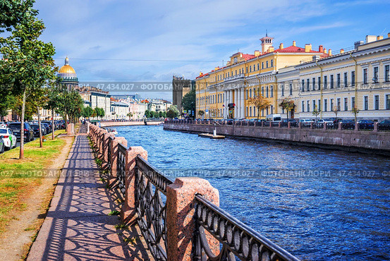 Юсуповский дворец, купол Исаакиевского собора, река Мойка, Санкт-Петербург. Стоковое фото, фотограф Baturina Yuliya / Фотобанк Лори