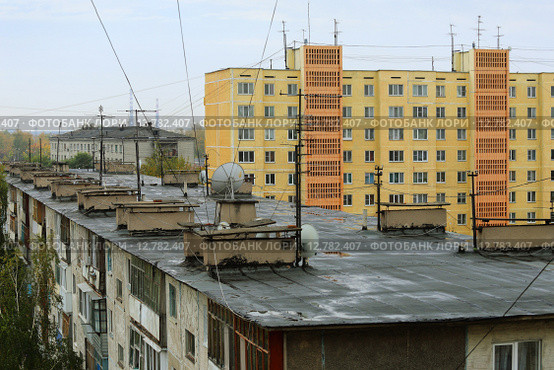 Южная крыша застелена рубероидом (2015 год). Стоковое фото, фотограф Анатолий Матвейчук / Фотобанк Лори