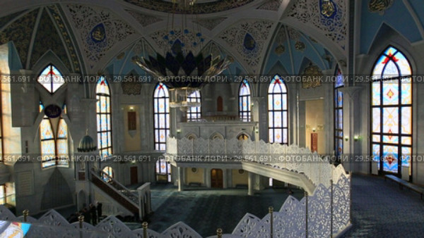 В мечети Кул Шариф в Казани, время молитвы (2018 год). Редакционное видео, видеограф Яна Королёва / Фотобанк Лори