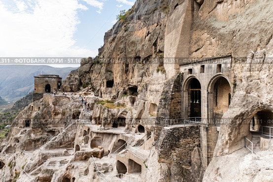 Vardzia a cave town was built during the reign of Queen Tamar, Georgia. Редакционное фото, фотограф VittoriaChe / Фотобанк Лори