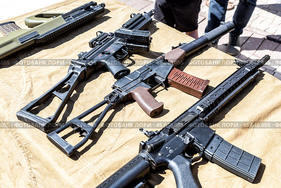 Various russian firearms, assault rifles. Different samples of russian small arms (2024 год). Редакционное фото, фотограф FotograFF / Фотобанк Лори