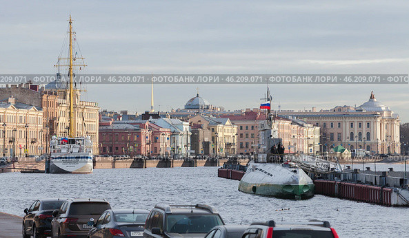 Vasilevsky Island, Lieutenant Schmidt embankment (2020 год). Редакционное фото, фотограф EugeneSergeev / Фотобанк Лори