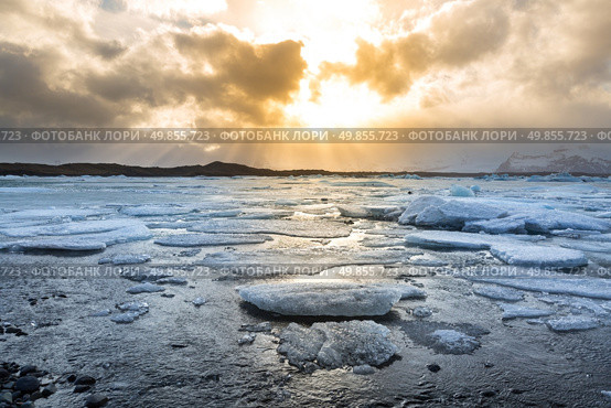 Vatnajokull Glacier Jokulsarlon lagoon Iceland. Стоковое фото, агентство Ingram Publishing / Фотобанк Лори
