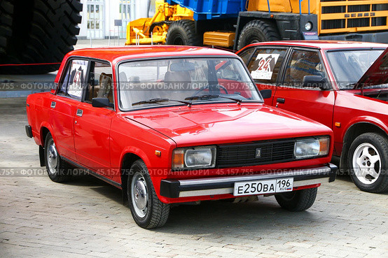 VAZ-2105 Zhiguli (2024 год). Редакционное фото, фотограф Art Konovalov / Фотобанк Лори