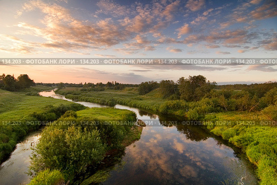 Вечер у реки. Стоковое фото, фотограф Александр Алексеев / Фотобанк Лори