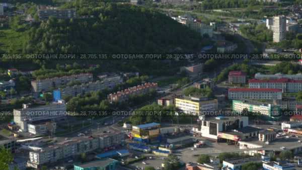 Вечерний вид сверху на Петропавловск-Камчатский (2018 год). Редакционное видео, видеограф А. А. Пирагис / Фотобанк Лори