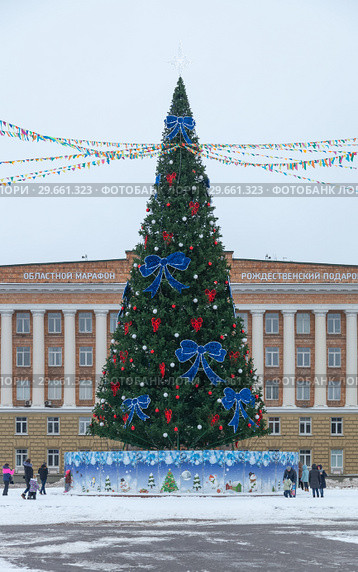 Великий Новгород. Новогодняя елка (2019 год) Редакционное фото, фотограф Алексей Шаповалов (Стерх) / Фотобанк Лори