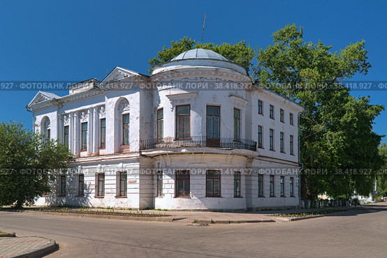 Великий Устюг. Усадьба Чебаевского (Аленёвых - Поповых). Фотография 2010 года. Редакционное фото, фотограф Михаил Марковский / Фотобанк Лори
