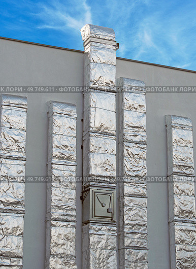 Вентиляционная труба или воздуховод. Large industrial shiny metal pipes on white background. Стоковое фото, фотограф Татьяна Д / Фотобанк Лори