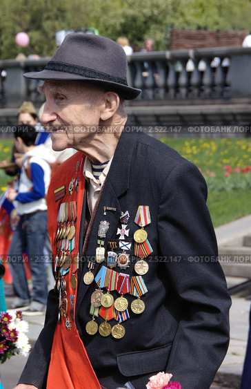 Ветеран Великой Отечественной войны. День Победы (2011 год). Редакционное фото, фотограф Илюхина Наталья / Фотобанк Лори