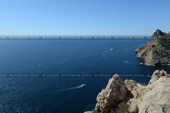 Вид на Чёрное море с горы Кастрон, Крым, Россия (2021 год). Редакционное фото, фотограф Free Wind / Фотобанк Лори