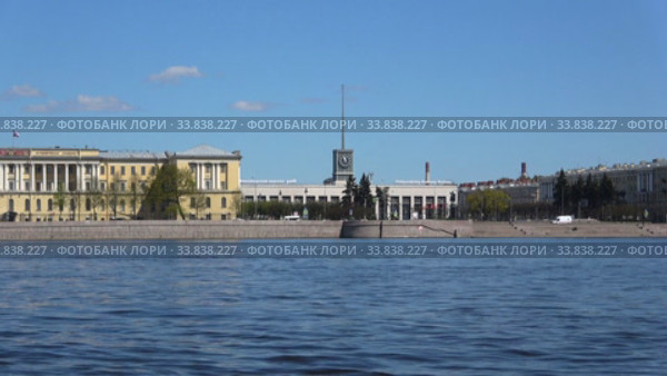 Вид на Финляндский вокзал солнечным майским днем. Санкт-Петербург, Россия (2020 год). Редакционное видео, видеограф Виктор Карасев / Фотобанк Лори