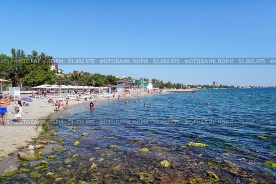 Вид на городскую набережную Феодосии с моря. Редакционное фото, фотограф Татьяна Т / Фотобанк Лори