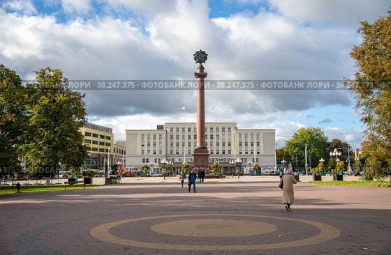 Вид на площадь Победы, Триумфальную колонну. Калининград. (2022 год). Редакционное фото, фотограф Владимир Макеев / Фотобанк Лори
