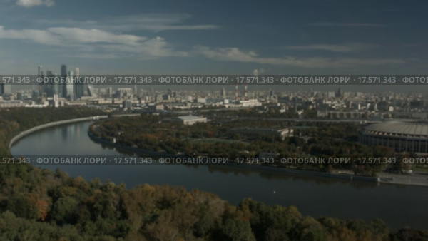 Вид на Сити и Лужники с коптера. Стоковое видео, видеограф Евгений Ковалев / Фотобанк Лори