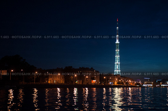 Вид на телебашню. Санкт-Петербург (2014 год). Редакционное фото, фотограф Галина Попова / Фотобанк Лори