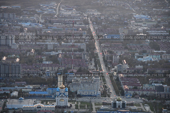 Вид на Южно-Сахалинск с горы Большевик (2022 год). Стоковое фото, фотограф syngach / Фотобанк Лори