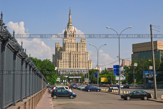 Вид на жилую высотку на Кудринской площади (2010 год). Редакционное фото, фотограф Алёшина Оксана / Фотобанк Лори