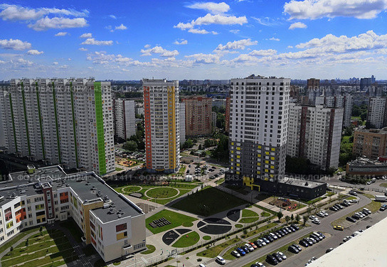 Вид на жилые дома на улице Родионова и в Новых Химках (2020 год). Редакционное фото, фотограф Александр Замараев / Фотобанк Лори