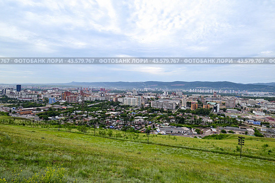 Вид с Караульной горы на город Красноярск (2024 год). Стоковое фото, фотограф Александр Тараканов / Фотобанк Лори
