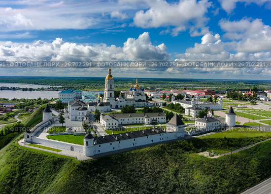 Вид с высоты птичьего полета на Тобольский кремль (2016 год). Редакционное фото, фотограф Сергей Буторин / Фотобанк Лори