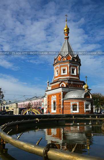 View at Saint Alexander Nevsky Chapel in Yaroslavl, Russia (2016 год). Редакционное фото, фотограф Яков Филимонов / Фотобанк Лори