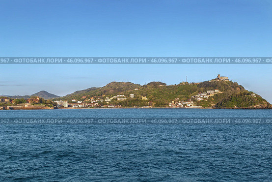 View of Concha Bay, San Sebastian, Spain (2018 год). Стоковое фото, фотограф Boris Breytman / Фотобанк Лори