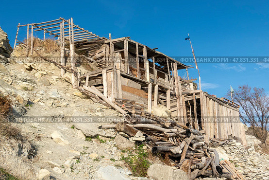 View of nice exotic wooden hut on beach Black Sea. Стоковое фото, фотограф Фотограф / Фотобанк Лори
