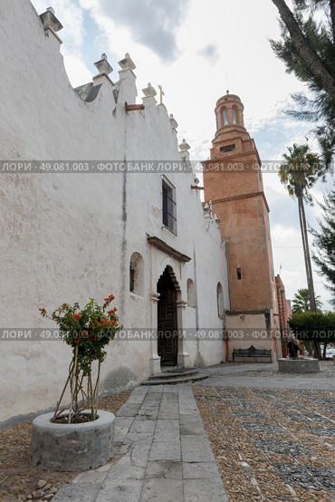 View of the church exterior, Sanctuary of Atotonilco, San Miguel de Allende, Guanajuato, Mexico. Стоковое фото, агентство Ingram Publishing / Фотобанк Лори