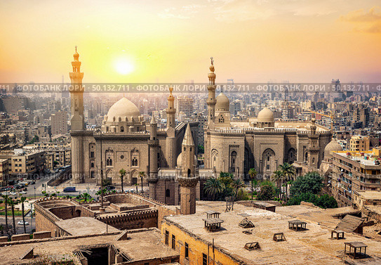 View of the Mosque Sultan Hassan in Cairo. Стоковое фото, агентство Ingram Publishing / Фотобанк Лори
