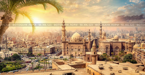 View of the Mosque Sultan Hassan in Cairo. Стоковое фото, агентство Ingram Publishing / Фотобанк Лори
