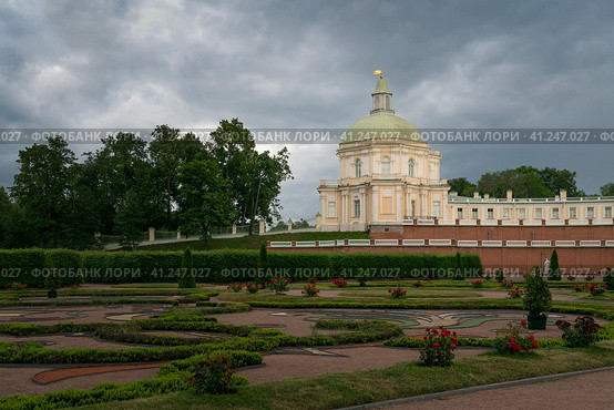 View of the side East Pavilion (Japanese Pavilion) of the Great (Menshikov) Palace in the Oranienbaum Palace and Park Ensemble on a sunny summer day, Lomonosov, Saint Petersburg, Russia. Редакционное фото, фотограф Ula Ulachka / Фотобанк Лори