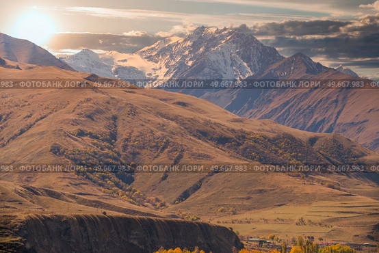 views of Mount Annapurna Himalayas, Nepal, Asia. Стоковое фото, агентство Ingram Publishing / Фотобанк Лори